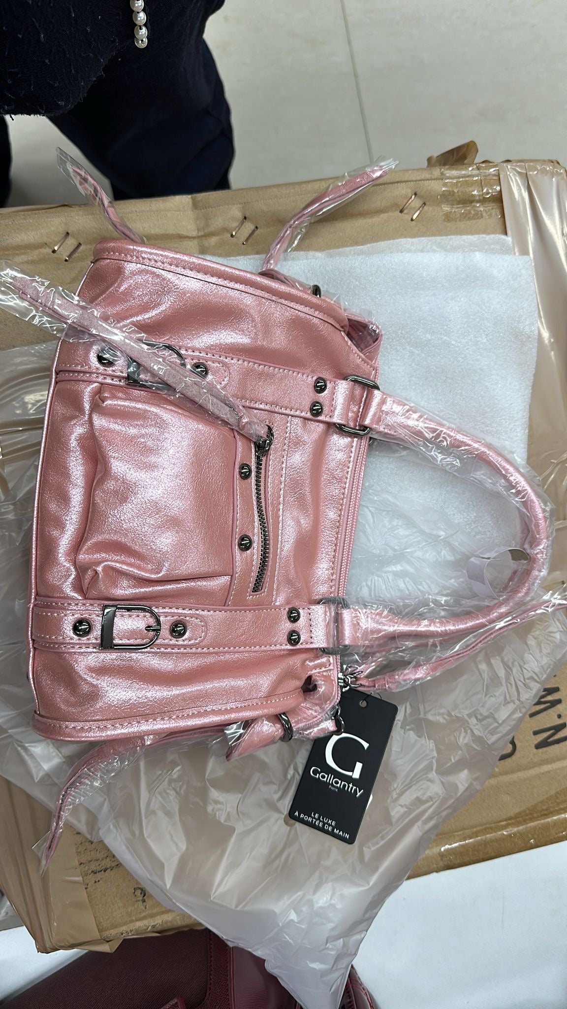 PRE ORDER Liv Glowy Medium Tas - Metallic Roze