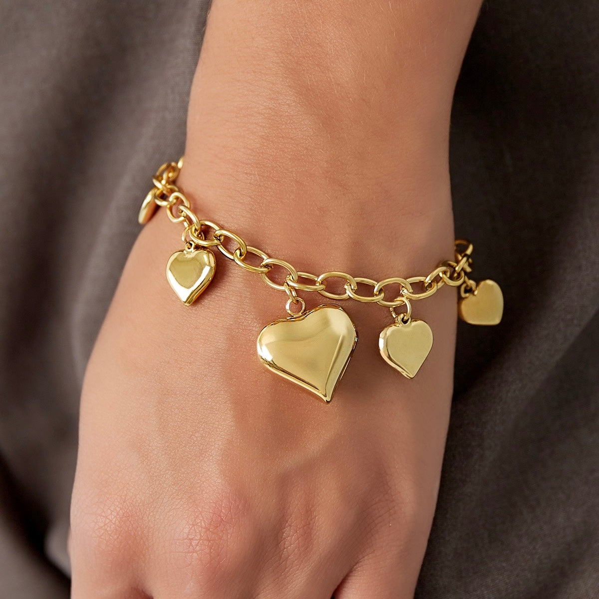 Figure Lovely Heart Bracelet - Gold
