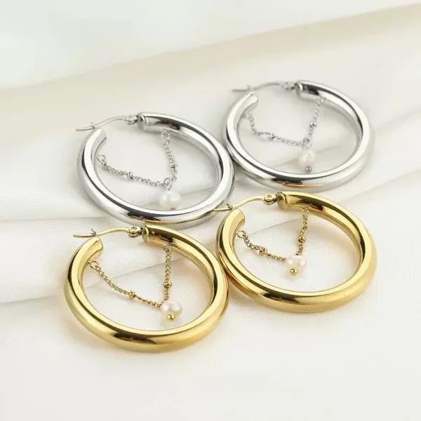 Hoop With Pearl Earrings - Silver - Sieradenbycelin Sieradenbycelin Sieradenbycelin