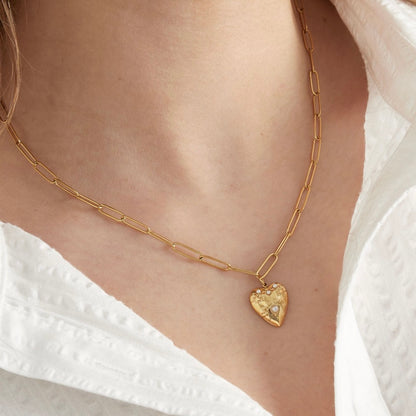 Love Me Necklace - Gold