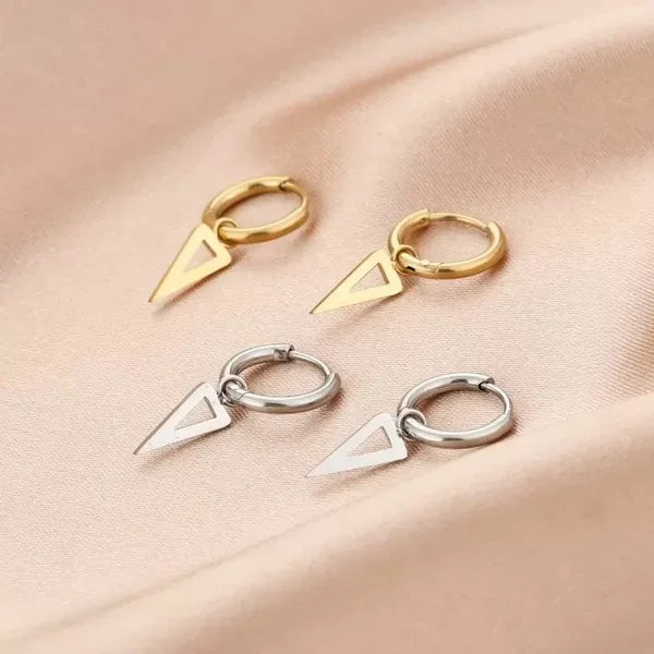 Basic Anouk Earrings - Gold - Sieradenbycelin Sieradenbycelin Sieradenbycelin