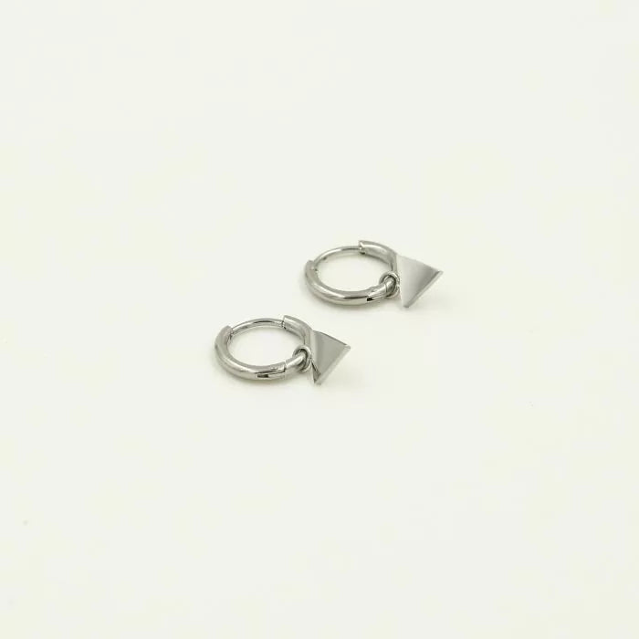 Basic Triangle Earrings - Silver - Sieradenbycelin Sieradenbycelin Sieradenbycelin