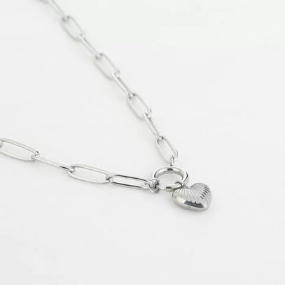 Chaining Heart Necklace - Silver