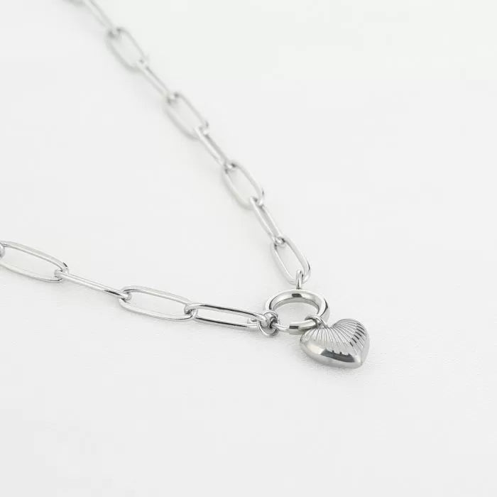 Chaining Heart Necklace - Silver - Sieradenbycelin Sieradenbycelin Sieradenbycelin