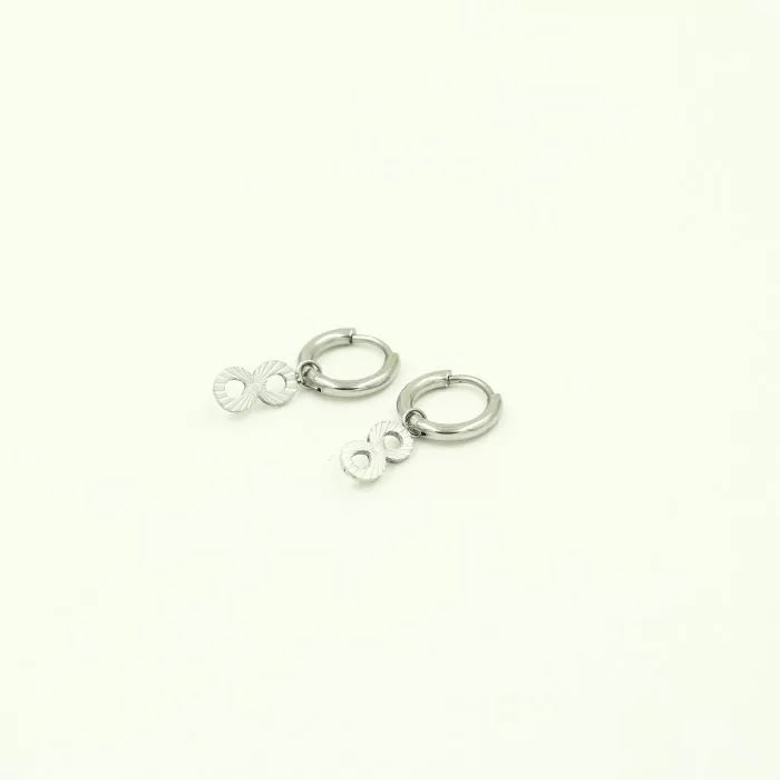 Basic Infinity Earrings - Silver - Sieradenbycelin Sieradenbycelin Sieradenbycelin