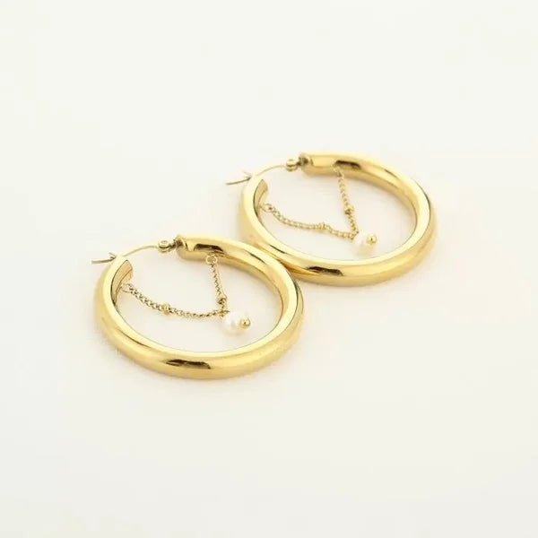 Hoop With Pearl Earrings - Gold - Sieradenbycelin Sieradenbycelin Sieradenbycelin